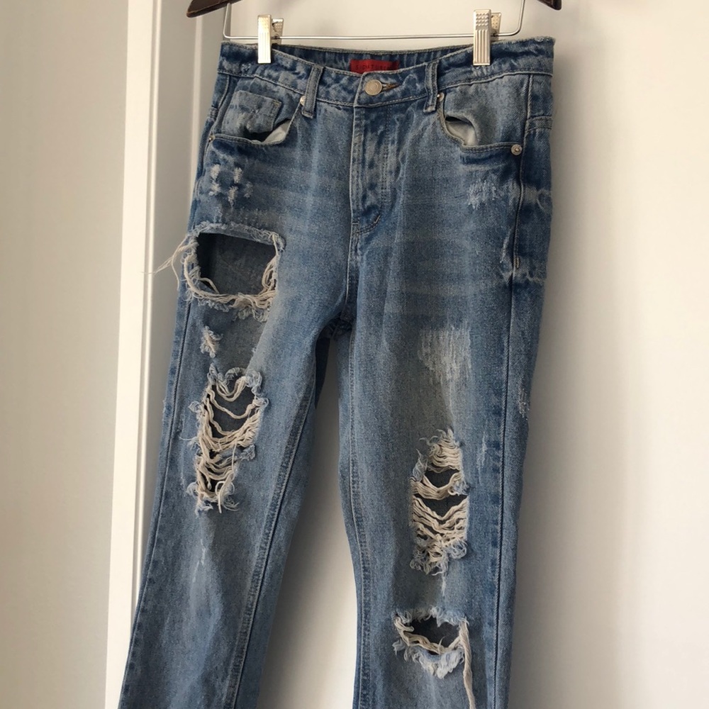 Signature 8 Distressed Denim Jean